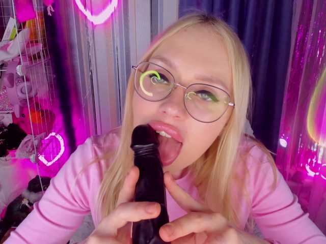 ElinaOcean's BongaCams show and profile