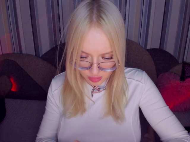 ElinaOcean's BongaCams show and profile