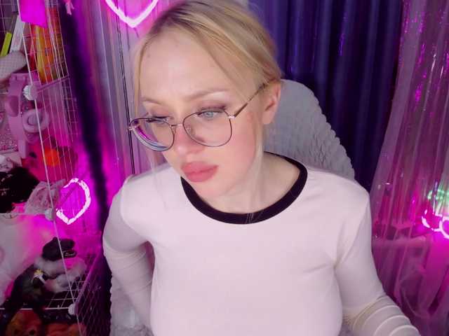 ElinaOcean's BongaCams show and profile
