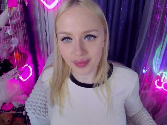 ElinaOcean's BongaCams show and profile
