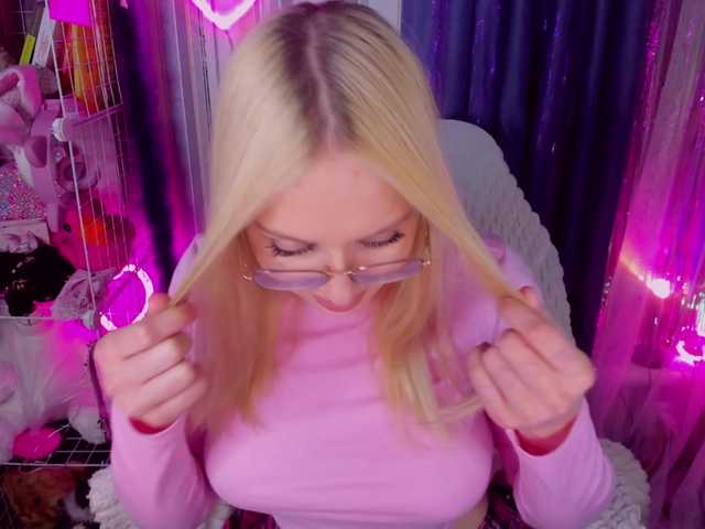 ElinaOcean's BongaCams show and profile