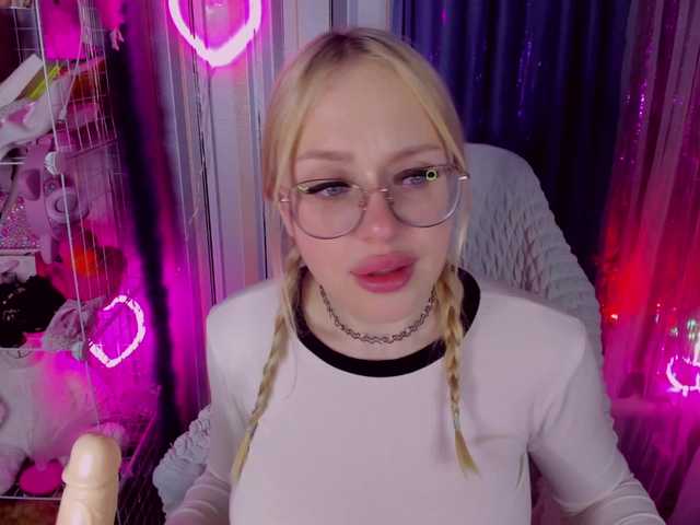 ElinaOcean's BongaCams show and profile