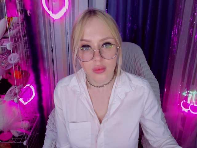 ElinaOcean's BongaCams show and profile