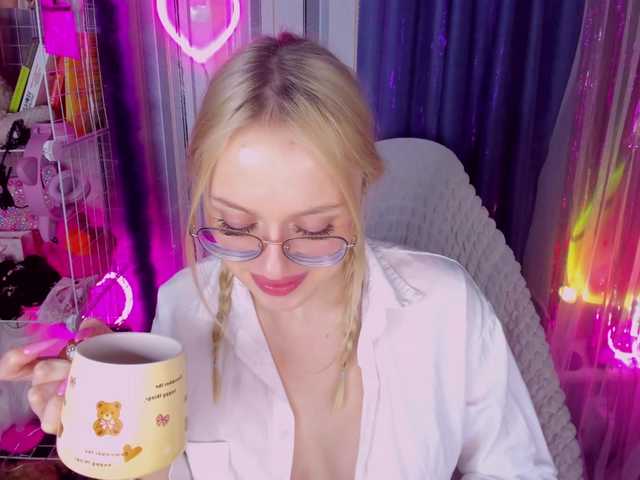 ElinaOcean's BongaCams show and profile