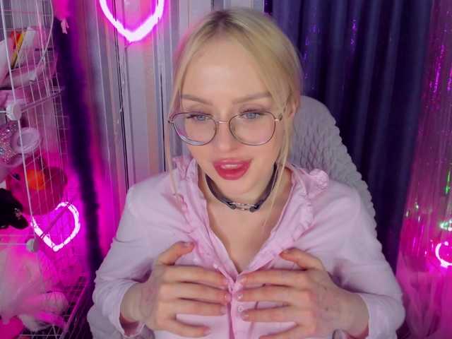 ElinaOcean's BongaCams show and profile