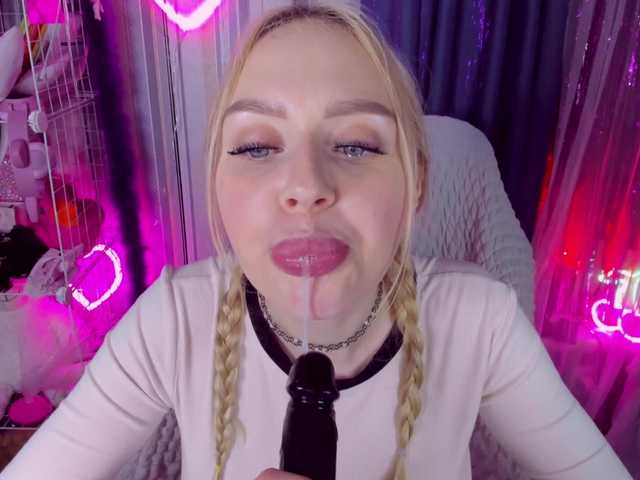 ElinaOcean's BongaCams show and profile