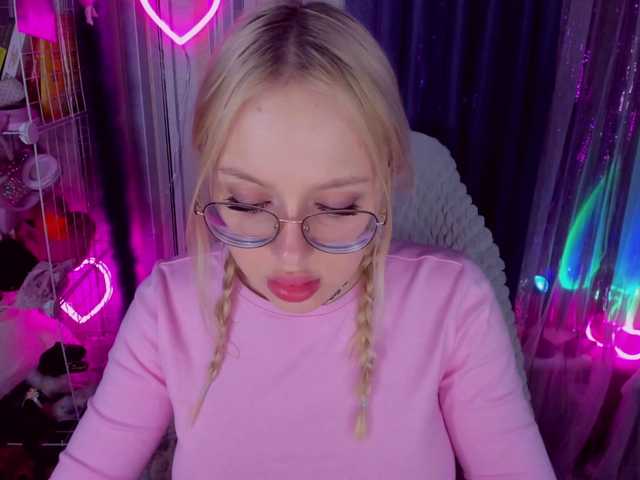 ElinaOcean's BongaCams show and profile