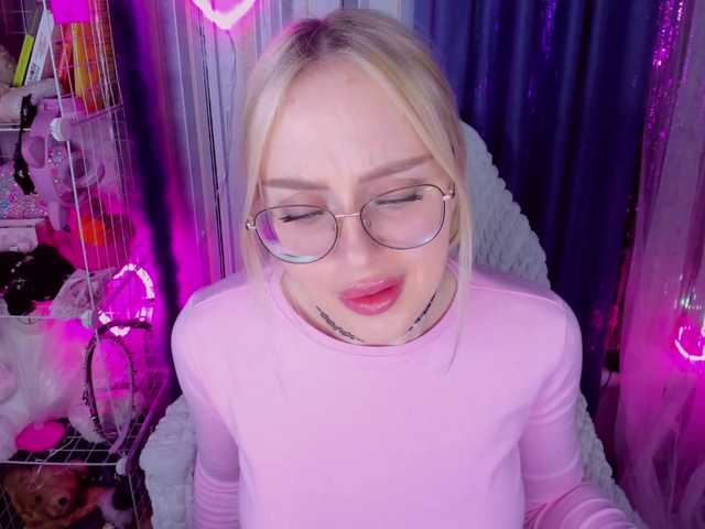 ElinaOcean's BongaCams show and profile