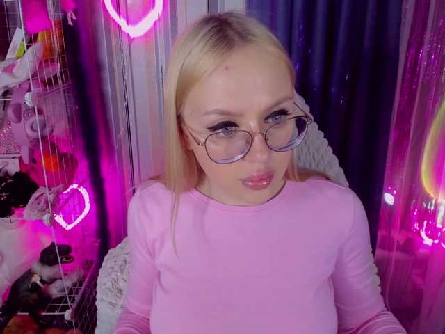 ElinaOcean's BongaCams show and profile
