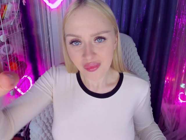 ElinaOcean's BongaCams show and profile