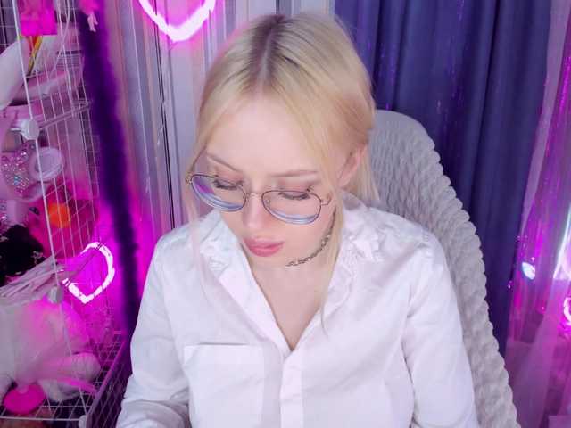 ElinaOcean's BongaCams show and profile