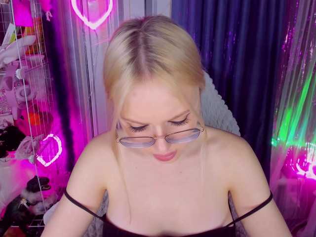 ElinaOcean's BongaCams show and profile