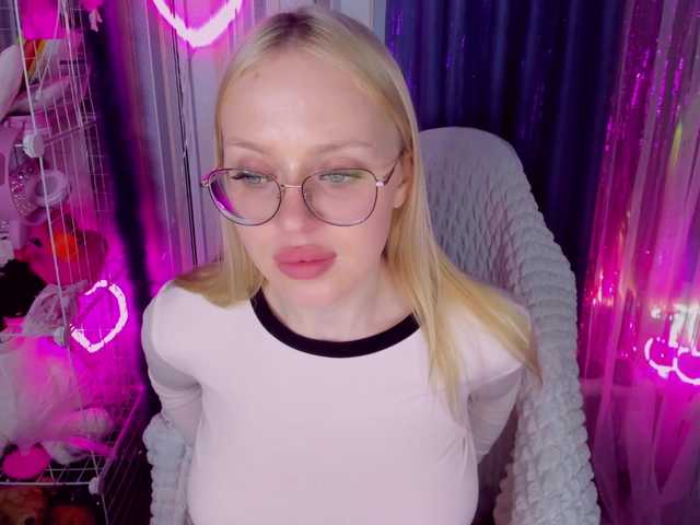 ElinaOcean's BongaCams show and profile