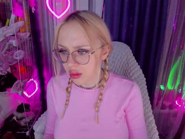 ElinaOcean's BongaCams show and profile