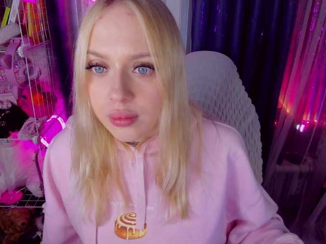 ElinaOcean's BongaCams show and profile