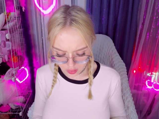 ElinaOcean's BongaCams show and profile