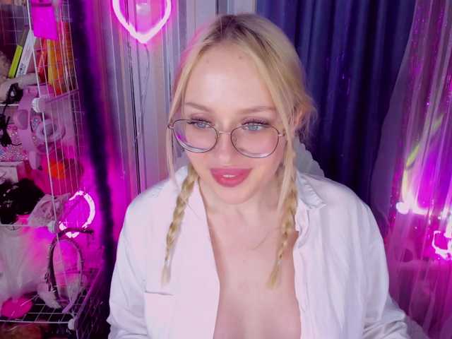 ElinaOcean's BongaCams show and profile