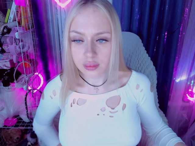 ElinaOcean's BongaCams show and profile