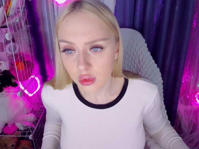 ElinaOcean's BongaCams show and profile