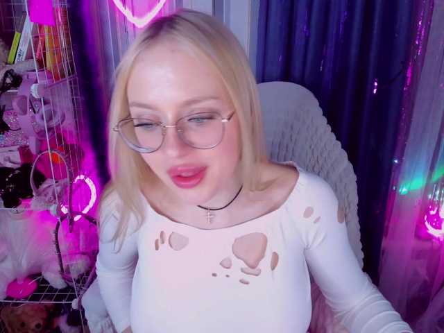 ElinaOcean's BongaCams show and profile