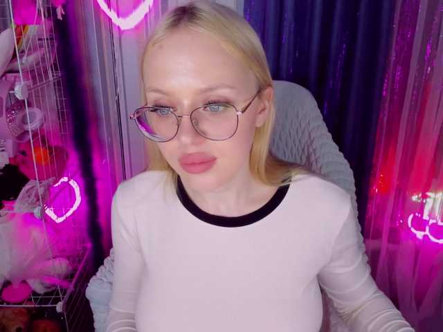 ElinaOcean's BongaCams show and profile