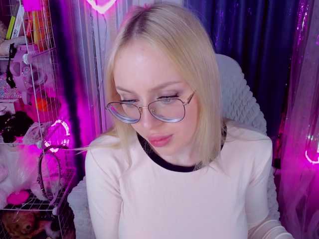 ElinaOcean's BongaCams show and profile