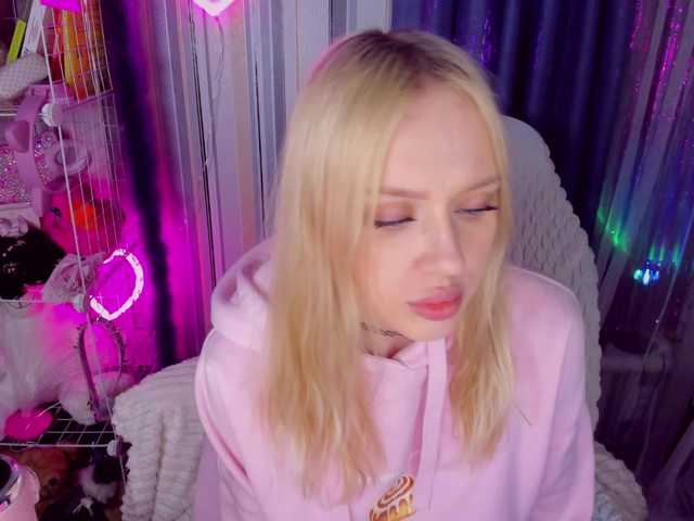 ElinaOcean's BongaCams show and profile