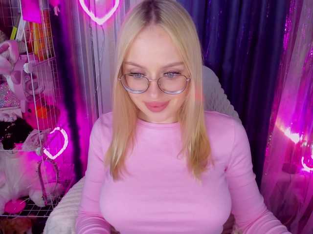 ElinaOcean's BongaCams show and profile