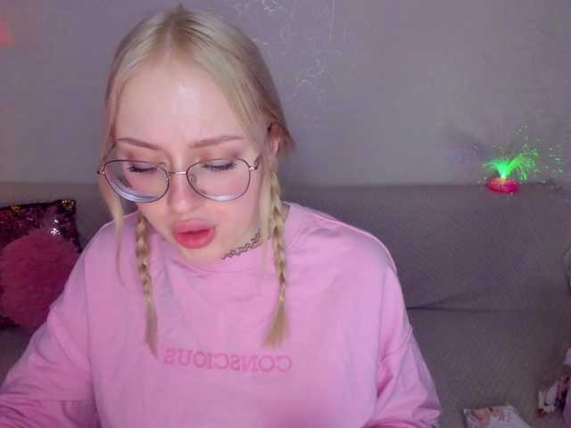 ElinaOcean's BongaCams show and profile