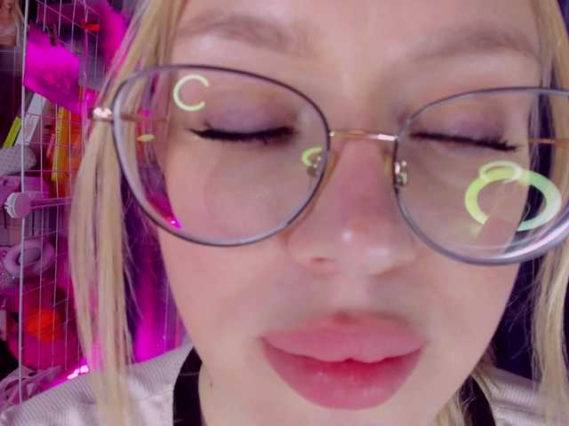 ElinaOcean's BongaCams show and profile