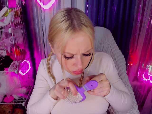 ElinaOcean's BongaCams show and profile