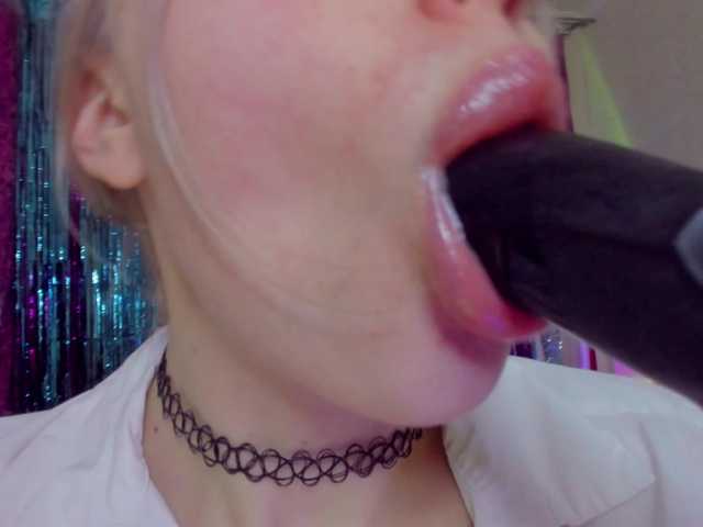 ElinaOcean's BongaCams show and profile