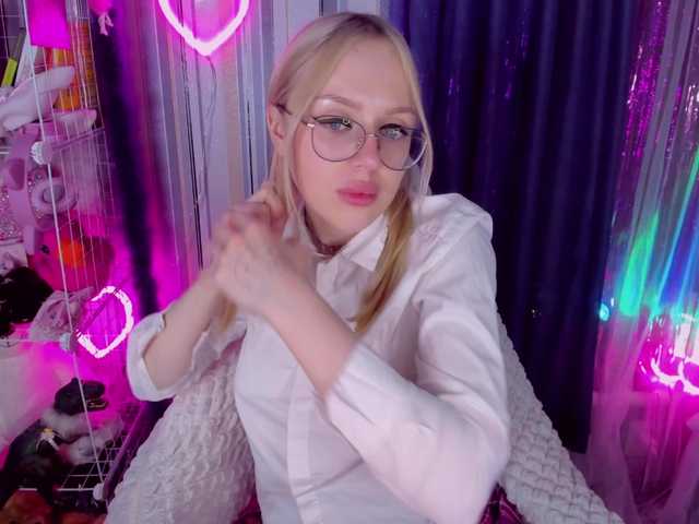 ElinaOcean's BongaCams show and profile