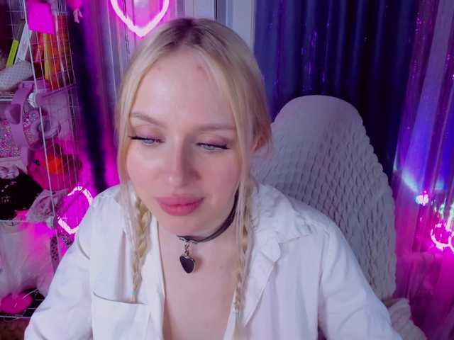ElinaOcean's BongaCams show and profile