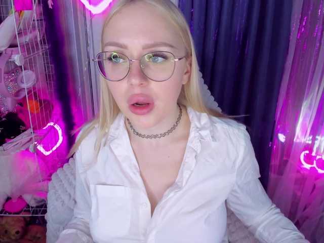 ElinaOcean's BongaCams show and profile