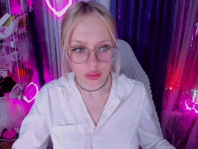 ElinaOcean's BongaCams show and profile