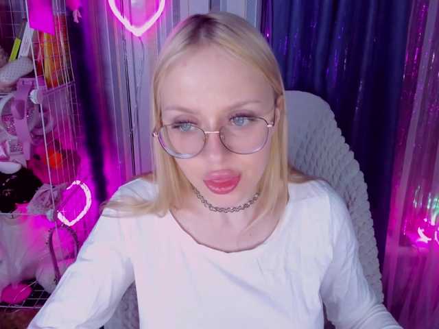 ElinaOcean's BongaCams show and profile