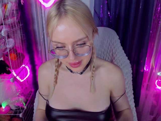 ElinaOcean's BongaCams show and profile