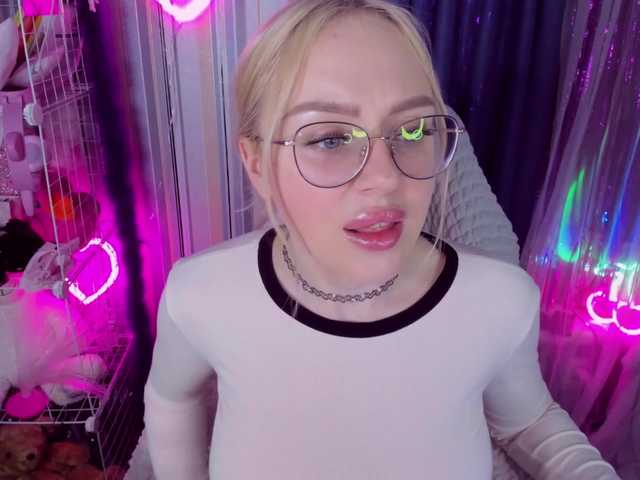 ElinaOcean's BongaCams show and profile