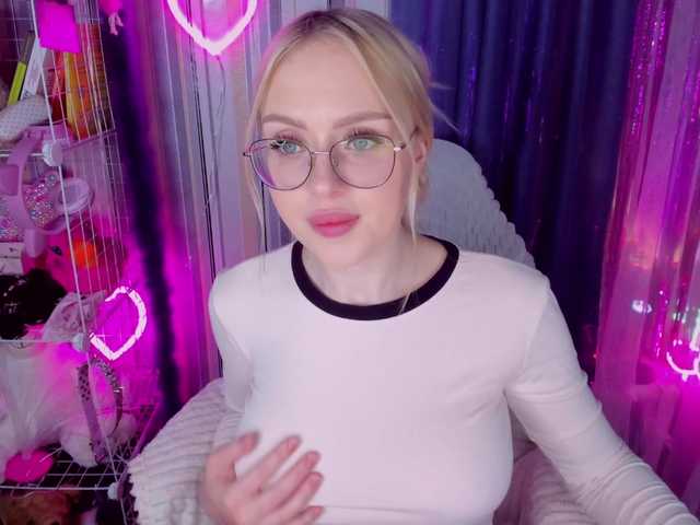 ElinaOcean's BongaCams show and profile