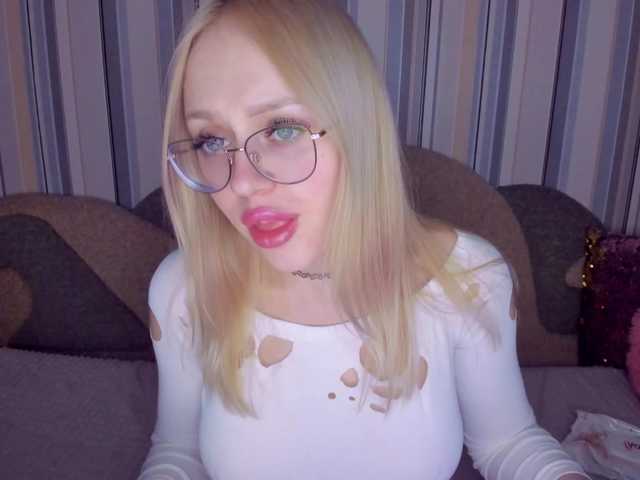 ElinaOcean's BongaCams show and profile