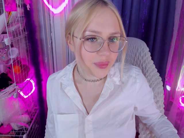 ElinaOcean's BongaCams show and profile