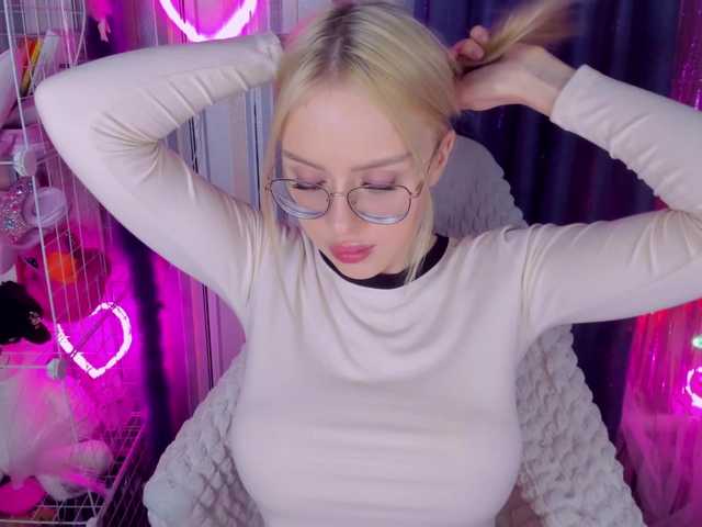 ElinaOcean's BongaCams show and profile