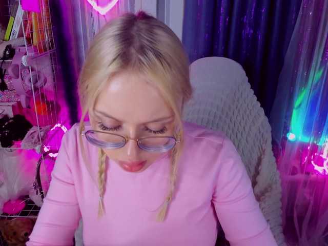 ElinaOcean's BongaCams show and profile