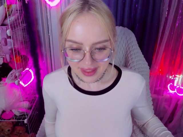 ElinaOcean's BongaCams show and profile