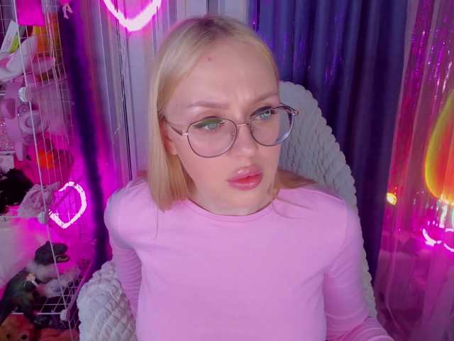 ElinaOcean's BongaCams show and profile