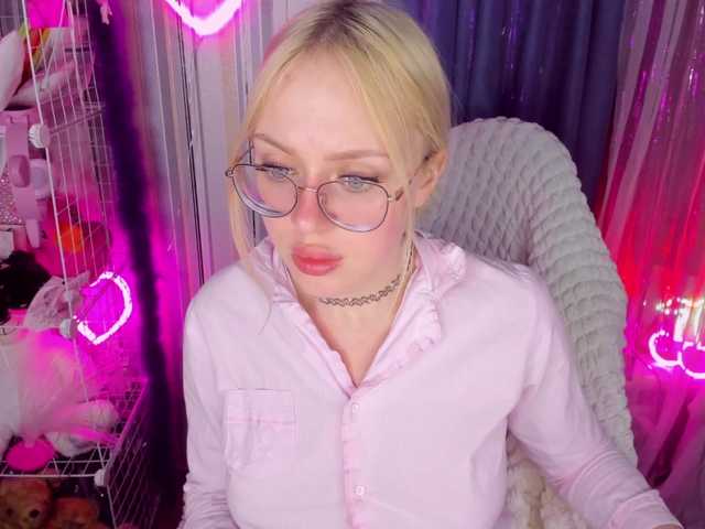 ElinaOcean's BongaCams show and profile