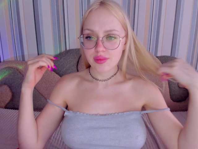 ElinaOcean's BongaCams show and profile