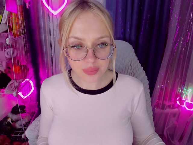 ElinaOcean's BongaCams show and profile