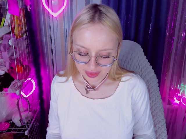 ElinaOcean's BongaCams show and profile